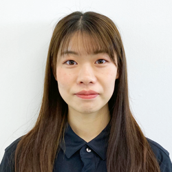 鴨志田　彩乃